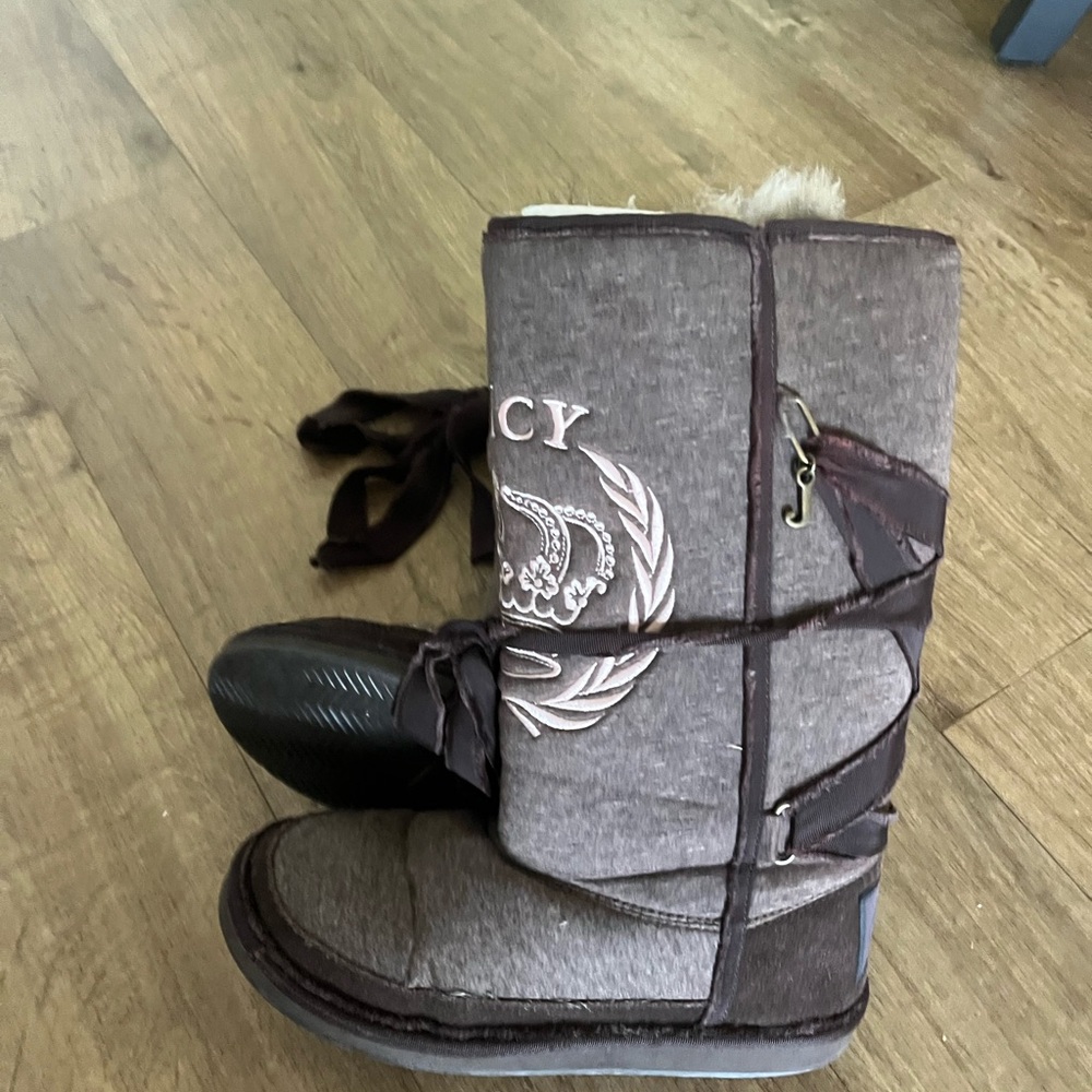 Juicy Couture Gray Winter Boots